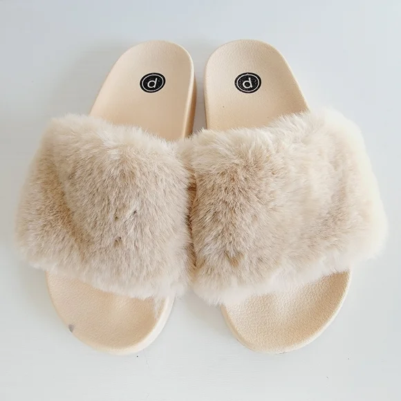 Pure Barre Fuzzy Fur Champagne Blush Slide Sandal Sz 8/9 (Mismatch) - Picture 5 of 13